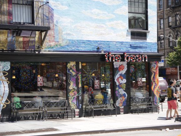 NYC coffee shop "The Bean" draws in customers with it's flamboyancy